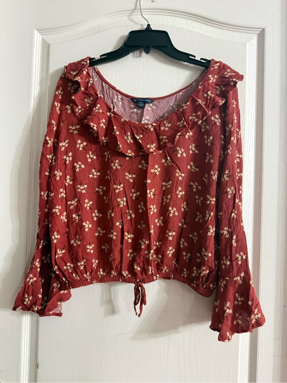 American Eagle Women’s Burgundy Floral Peasant Boho Top Sz M. SP-25